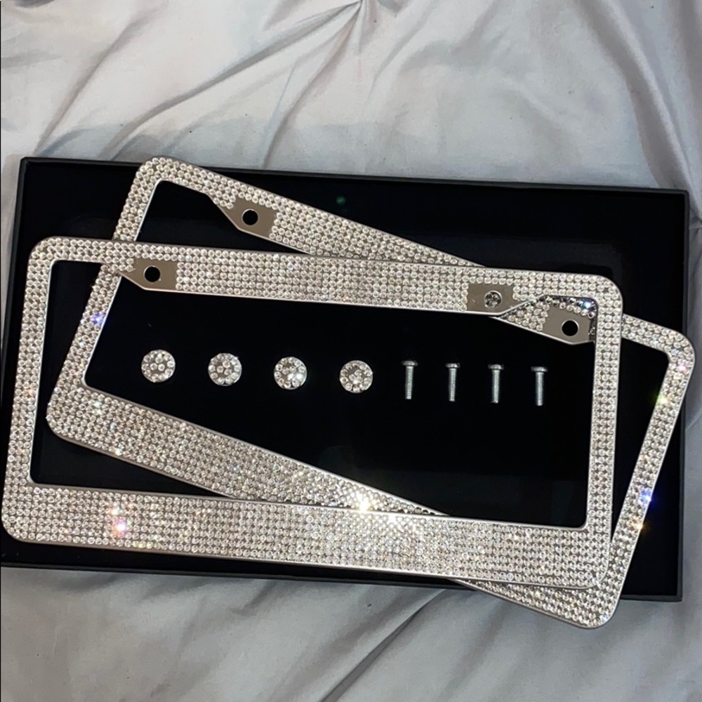 2 License plate frames